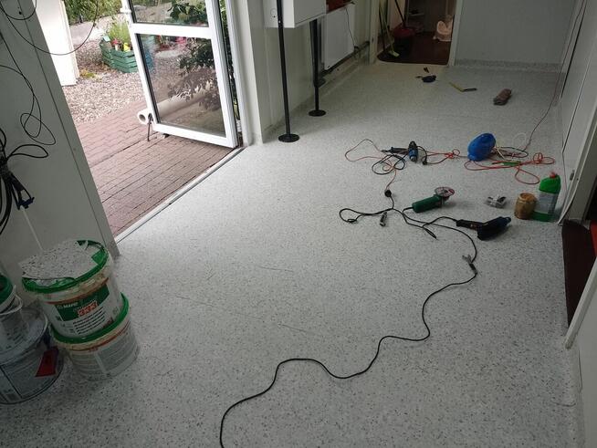 Wylewki samopoziomujące-Mikrocement --Montaż podłóg od A do