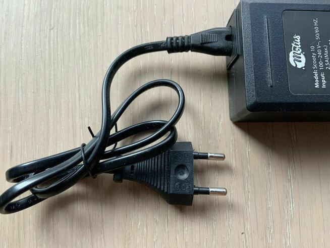 Ładowarka Motus Scooty 10 - oryginalna - okazja!