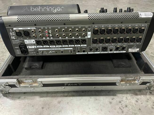Behringer X32 Compact 40-channel Digital Mixer console