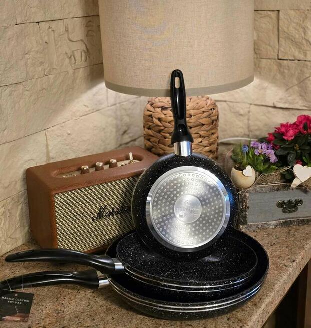 Zestaw trzech patelni