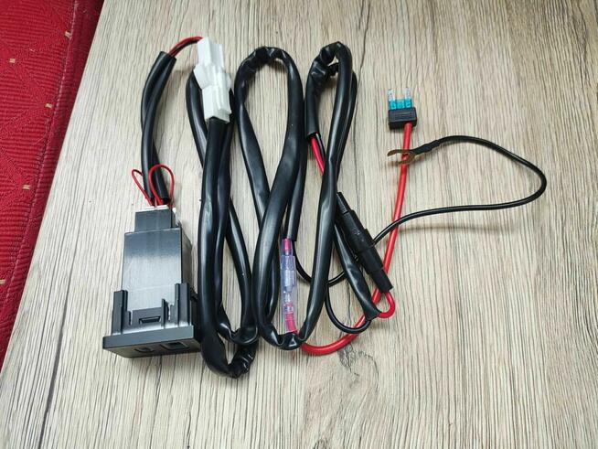 Ładowarka samochodowa Szybka QC3.0 Typ-c USB Adapter Gniazdo