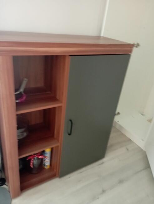 Sprzedam komodę i szafkę