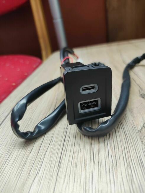 Ładowarka samochodowa Szybka QC3.0 Typ-c USB Adapter Gniazdo