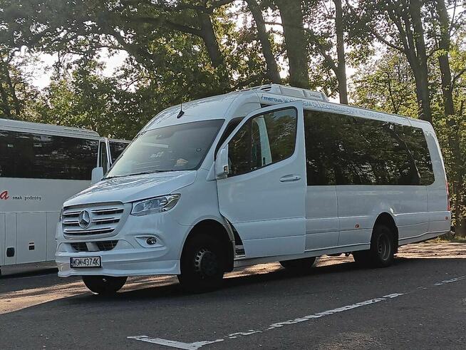 Przewozy pracownicze , szkolne , wycieczki wynajem autobusów