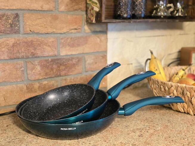 Zestaw trzech patelni