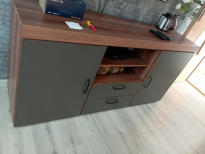 Sprzedam komodę i szafkę