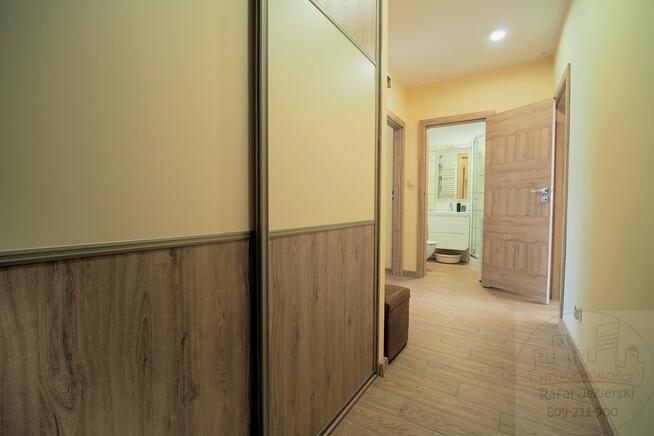 Czyste, ciche i przestronna z osobną kuchnią