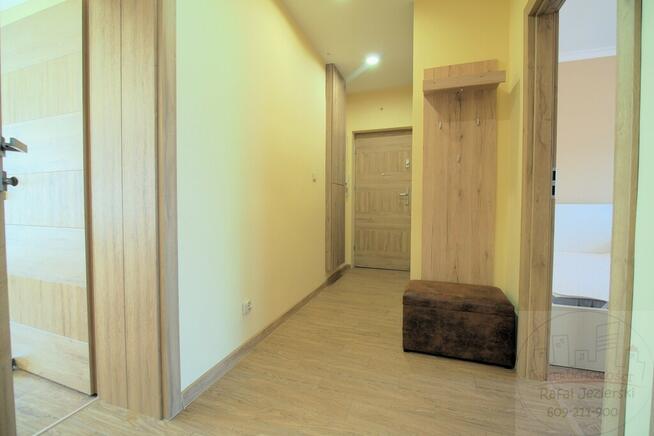 Czyste, ciche i przestronna z osobną kuchnią