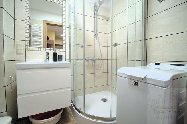 Czyste, ciche i przestronna z osobną kuchnią