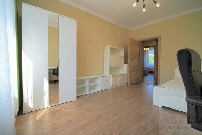 Czyste, ciche i przestronna z osobną kuchnią