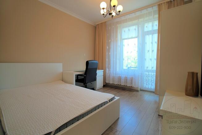 Czyste, ciche i przestronna z osobną kuchnią