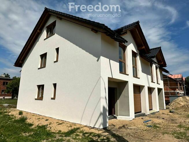 Kameralna zabudowa w zielonej okolicy