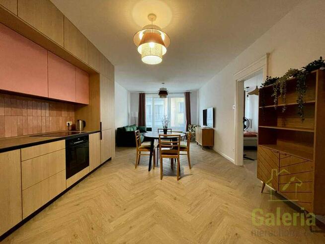 Stare Miasto, 2 pokoje + winda i miejsce postojowe