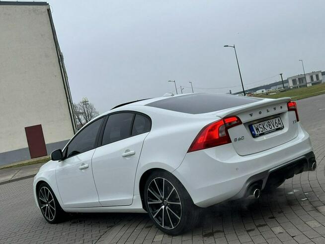 Volvo S60 2,0 T5 DYNASMIC Key less go Skóra Navi Blis Kamera Cofania Alu19
