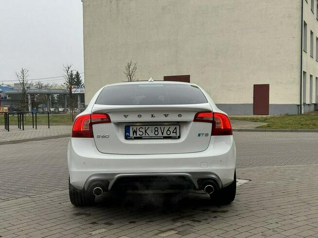 Volvo S60 2,0 T5 DYNASMIC Key less go Skóra Navi Blis Kamera Cofania Alu19