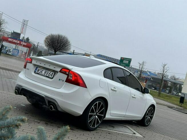 Volvo S60 2,0 T5 DYNASMIC Key less go Skóra Navi Blis Kamera Cofania Alu19