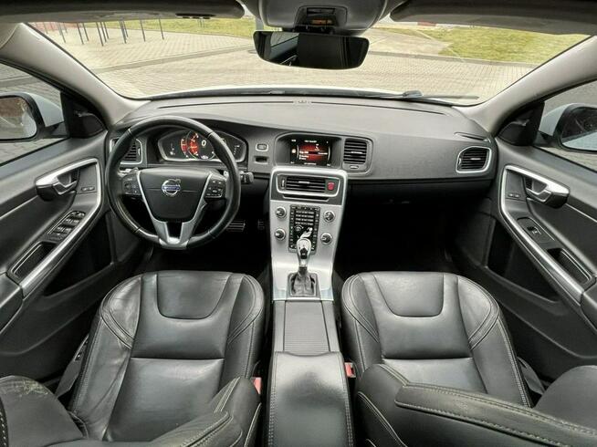 Volvo S60 2,0 T5 DYNASMIC Key less go Skóra Navi Blis Kamera Cofania Alu19