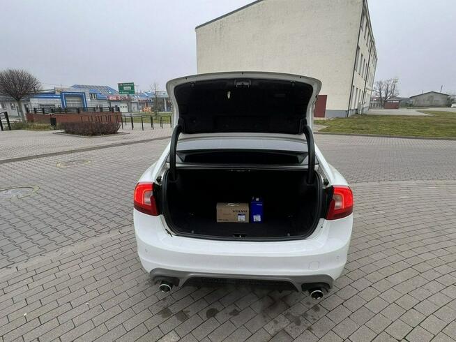 Volvo S60 2,0 T5 DYNASMIC Key less go Skóra Navi Blis Kamera Cofania Alu19