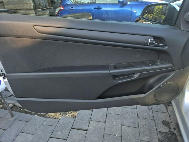 Astra GTC 1.6 benzyna 116km klima TEMPOMAT serwis BEZWYPADEK 2010