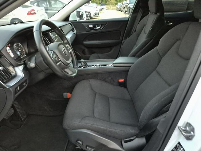 V60 Momentum 2.0 Hybrid 163km ASYSTENT full led NAVI kamera 2021 FV23%