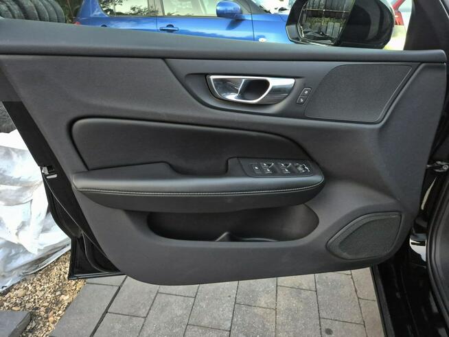 V60 Momentum 2.0 Hybrid 197km ASYSTENT full led NAVI kamera 2022 FV23%