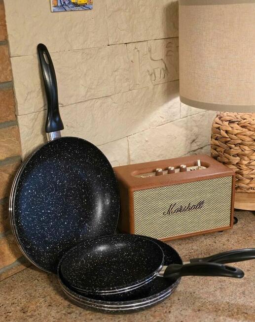 Zestaw trzech patelni