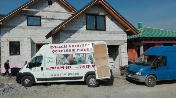 Ocieplanie pianką i celulozą