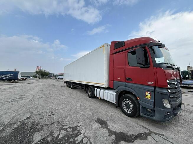 Naczepa Kogel izoterma kontener roleta