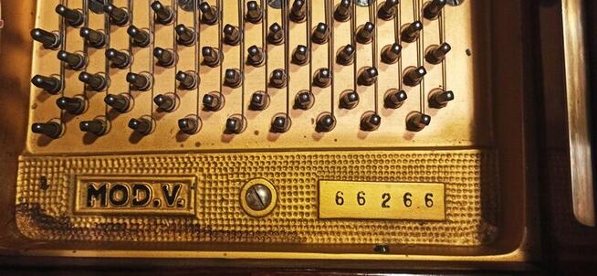 Fortepian Petrof 1950-1951