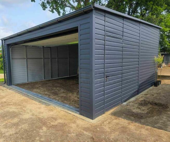 Garaż blaszany 5x6 jednospadowy na przód z bramą segmentową