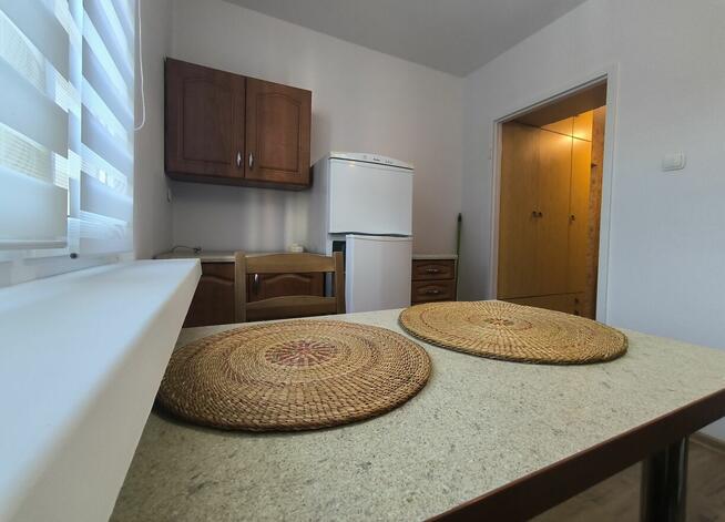 Do wynajęcia kawalerka Parkitka -1 piętro w bloku