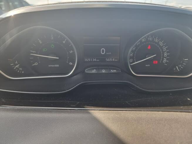 Peugeot 208 navi,klimatronik,czujniki parkowania