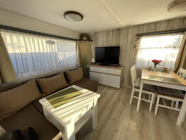 Domek holenderski przy jeziorze Pławniowice