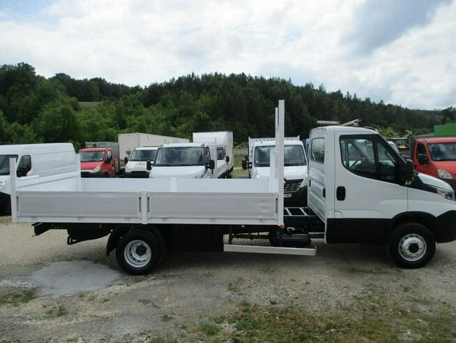 Iveco Daily 3.0 na bliźniaku 70C18 skrzynia, laweta, rama, HDS, 70-180 70C18 skrzynia, laweta, rama,