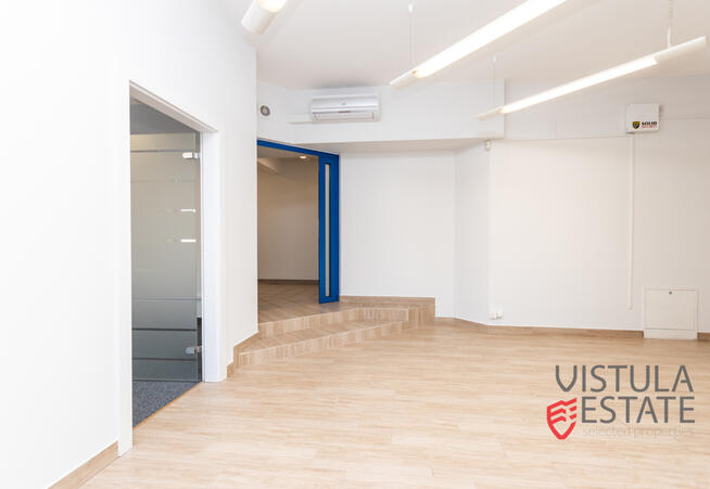 Lokal biurowy 221 m2 z parkingiem