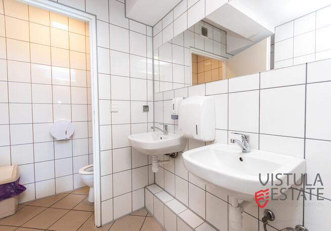 Lokal biurowy 221 m2 z parkingiem