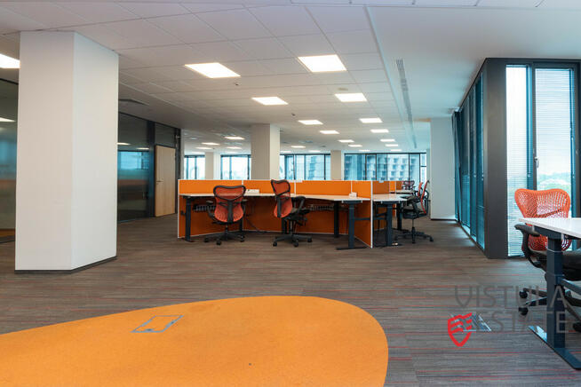 Duży lokal biurowy z możliwością podziału 2100 m2