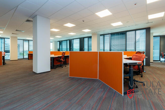 Duży lokal biurowy z możliwością podziału 2100 m2
