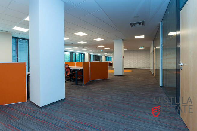 Duży lokal biurowy z możliwością podziału 2100 m2