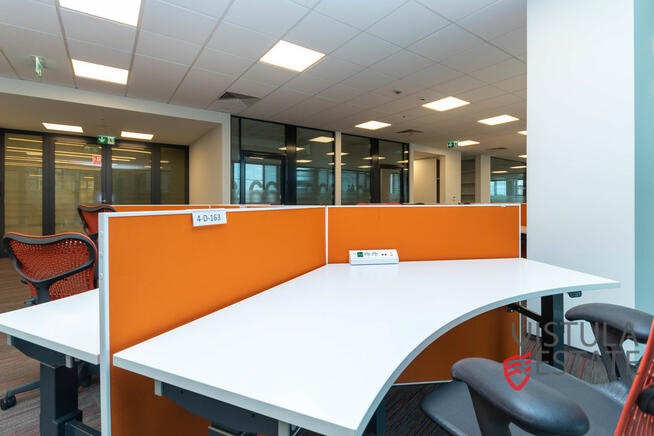 Duży lokal biurowy z możliwością podziału 2100 m2