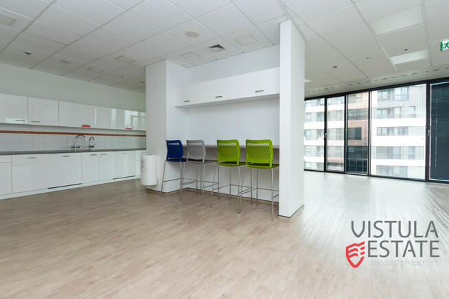 Duży lokal biurowy z możliwością podziału 2100 m2