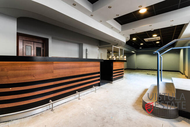 Lokal witrynowy na poziomie -1