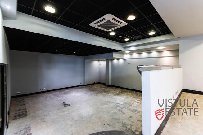 Lokal witrynowy na poziomie -1