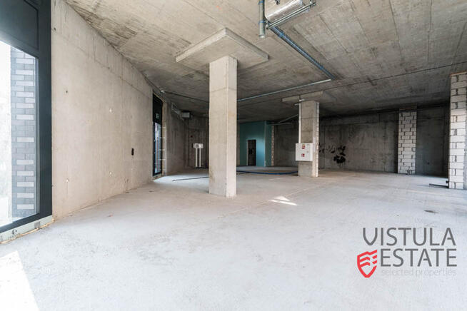 Lokal parterowy, witrynowy z ogródkiem