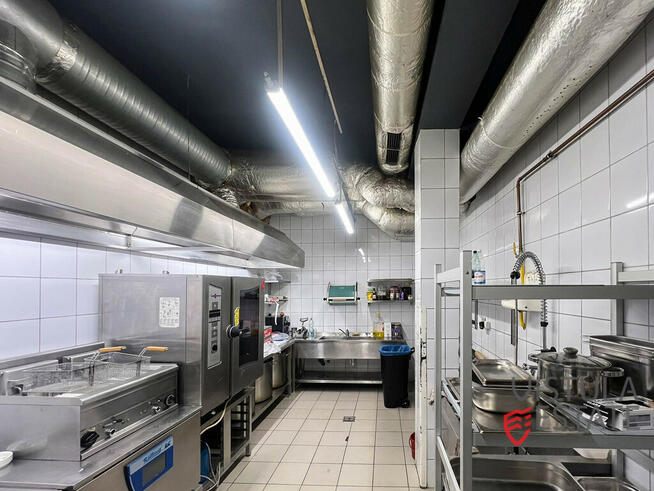 LOKAL GASTRONOMICZNY PRZY PLACU WOLNICA 523 M2