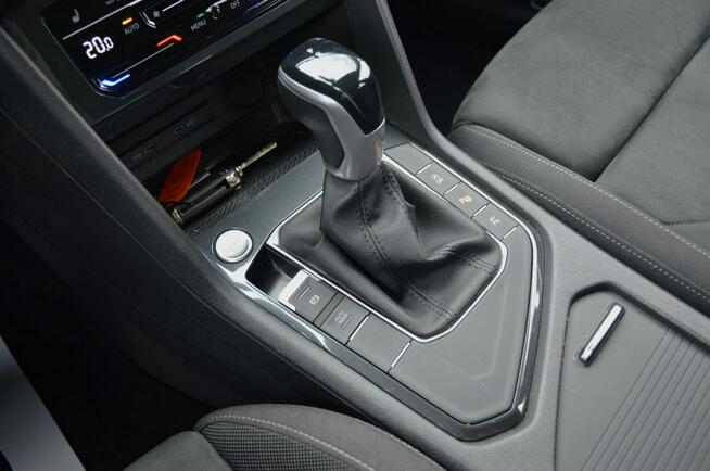 Volkswagen Tiguan 2,0 TDI HEAD UP DSG FULL LED MATRIX Kamera 360 Nawigacja