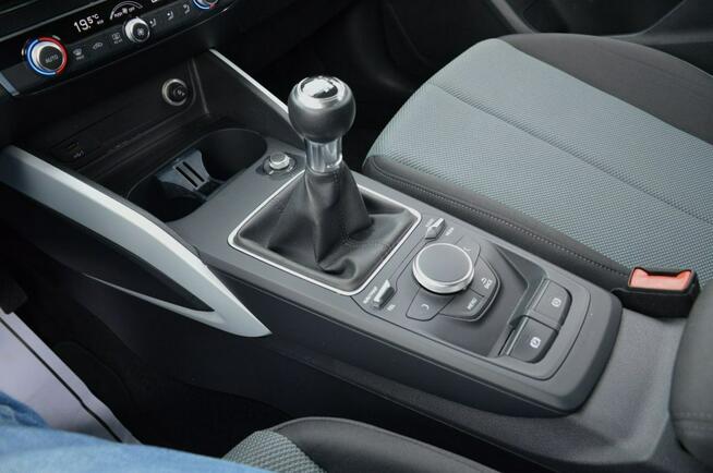 Audi Q2 2,0 TDI 150 KM FULL LED Klimatronik Nawigacja