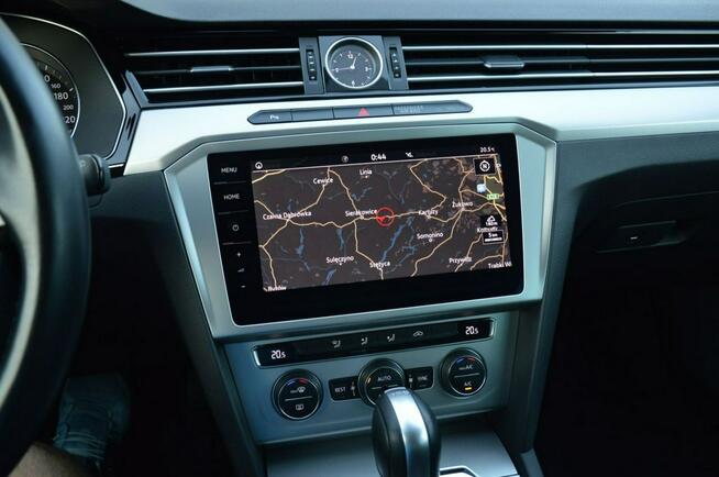 Volkswagen Passat 2,0 TDI 150 KM DSG FULL LED Nawigacja