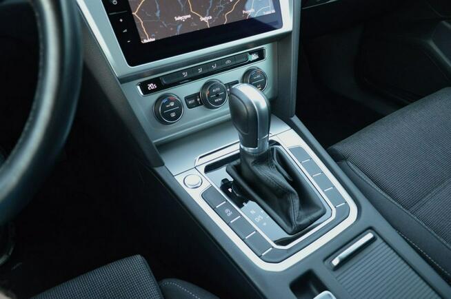 Volkswagen Passat 2,0 TDI 150 KM DSG FULL LED Nawigacja