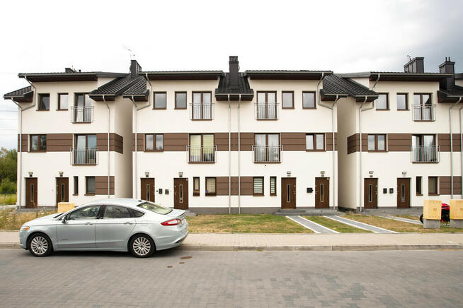 Segment z ogródkiem +2 miejsca parkingowe